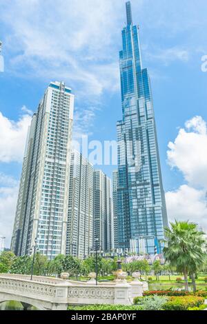 Saigon/Vietnam, Juli 2018 - Landmark 81 ist ein superhoher Wolkenkratzer des Vinshomes Central Park Project in Ho-Chi-Minh-Stadt, Vietnam. Stockfoto