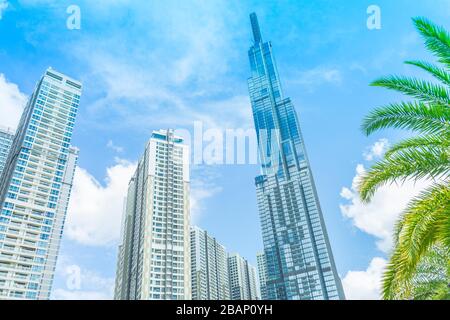 Saigon/Vietnam, Juli 2018 - Landmark 81 ist ein superhoher Wolkenkratzer des Vinshomes Central Park Project in Ho-Chi-Minh-Stadt, Vietnam. Stockfoto