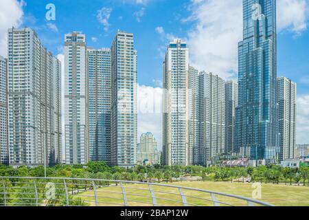 Saigon/Vietnam, Juli 2018 - Landmark 81 ist ein superhoher Wolkenkratzer des Vinshomes Central Park Project in Ho-Chi-Minh-Stadt, Vietnam. Stockfoto