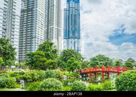 Saigon/Vietnam, Juli 2018 - Landmark 81 ist ein superhoher Wolkenkratzer des Vinshomes Central Park Project in Ho-Chi-Minh-Stadt, Vietnam. Stockfoto