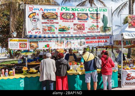 Miami Beach Florida, Ocean Drive, Art Deco Wochenende, Festival, Messe, mexikanische Küche, Verkäufer Stände Stand Markt Markt Markt, Stand, Stand, Lummus Pa Stockfoto