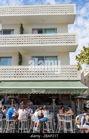 Miami Beach Florida, Ocean Drive, Restaurant Restaurants Essen Essen Essen Café Cafés, News Cafe, FL110131011 Stockfoto