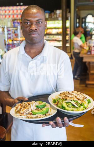 Miami Florida, Sunny Isles Beach, Collins Avenue, Miami Juice, Restaurants, Restaurants, Restaurants, Restaurants, Cafés, Schwarze Männer, Erwachsene, Kellner Stockfoto