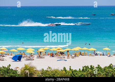 Miami Beach Florida, Atlantik, Wasser, Super Boat International SBI 21. Miami Super Boat Grand Prix, Hochgeschwindigkeitsrennen, Zigarettenboote, Sonnenfledermaus Stockfoto