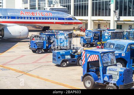 Miami Florida International Airport MIA, Fensteransicht, American Airlines, Verkehrsflugzeug Flugzeug Flugzeug Flugzeug Flugzeug, Flugzeug, Jet, Verkehrsflugzeug Stockfoto