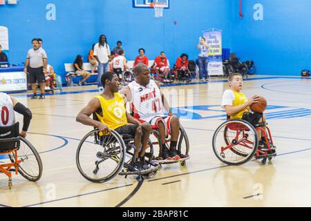 Miami Beach Florida, Scott Rakow Community Center, Zentrum, Fähigkeitsexplosion Colusana Rollstuhl Basketball Event, Mann Männer männlich Erwachsene Erwachsene, Behinderte disa Stockfoto