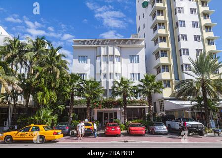 Miami Beach, Florida, Collins Avenue, Straßenszene, South Sea Waters, Hotelhotels, Motel Motels, Marseille, Palmen, Taxi, Taxi, Taxi, Taxi, Besuch Stockfoto