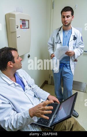 Miami Beach, Florida, Mt. Mount Sinai Medical Center, Zentrum, Krankenhaus, Gesundheitswesen, Gesundheitswesen, Arztpraxis, Modell, Gastroenterologe, Mann Männer männlicher Erwachsener Stockfoto