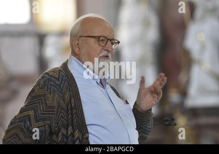 Olomouc, Tschechien. Sept. 2018. ***AKTENFOTO*** Krzysztof Penderecki, polnischer Komponist und Dirigent, ist während einer Probe mit dem Karol Szymanowski Philharmonic Orchestra in der Kirche St. Maria vom Schnee in Olomouc, Tschechien, am 20. September 2018 zu sehen. Kredit: Ludek Perina/CTK Foto/Alamy Live News Stockfoto