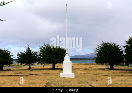 Blick auf das Dorf Puerto Bories in der Nähe der Stadt Puerto Natales, Patagonien, Chile, Südamerika Stockfoto