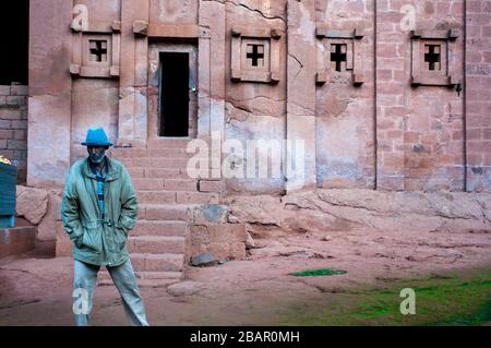 Im Inneren der monolithischen Felsschnittkirche Bete Giyorgis oder des UNESCO-Welterbes St. George, Lalibela, Amhara-Region, Nordäthiopien Stockfoto