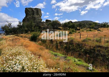 The Devils Chair Rock, Milodon Cave (Cueva del Milodon Natural Monument), Puerto Natales City, Patagonia, Chile, Südamerika Stockfoto