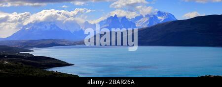 Sommeransicht von Lago del Torro, Torres de Paine, Magallanes Region, Patagonien, Chile, Südamerika Stockfoto