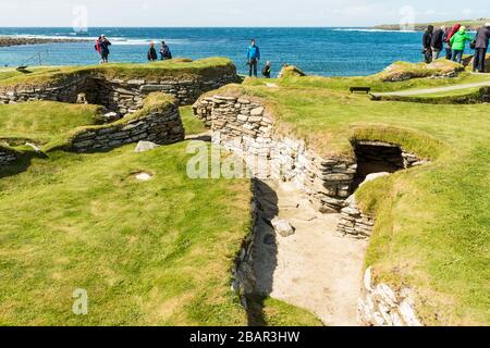 Skara Brae ist eine neolithische Siedlung an der Bay of Skaill, Orkney, Schottland. Er wurde zwischen 3180 v. Chr. und 2500 v. Chr. belegt. Stockfoto