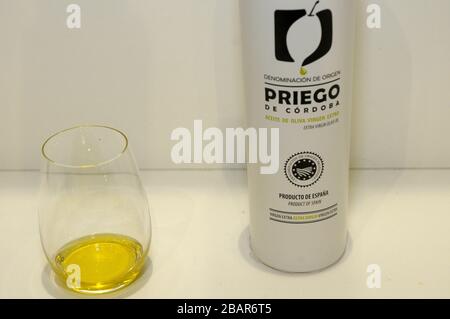 Aceite de oliva virgen extra EL PRIEGO Cordoba, condenessacion de origen, producto de España. Stockfoto