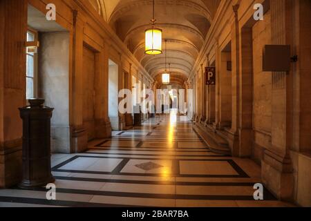 PARISER LOCKDOWN 10. TAG Stockfoto