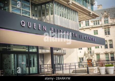 LONDON - Queen Elizabeth II Centre, eine Konferenzeinrichtung im Herzen von Westminster Stockfoto