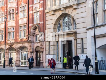 Department for Education UK Government Office in Westminster, Außeneingang und Beschilderung. Stockfoto