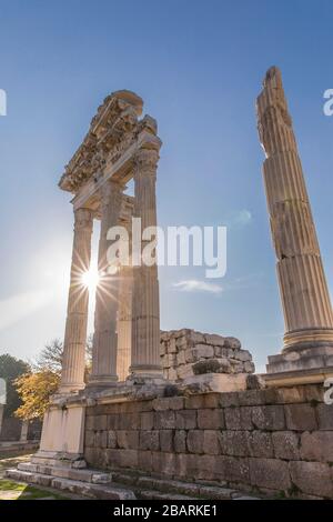 Trajan Tempel in der antiken Stadt Pergamon in der Türkei. Stockfoto