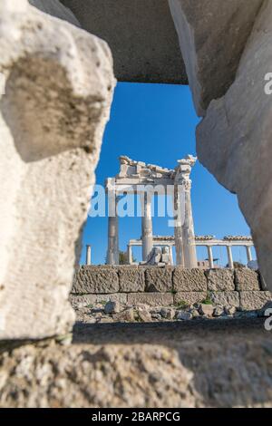 Trajan Tempel in der antiken Stadt Pergamon in der Türkei. Stockfoto