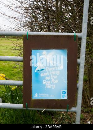 Funny Dog Poo Sign, Sutton on Sea, Lincoln, Großbritannien Stockfoto
