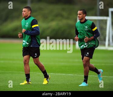 Arsenals Alex Oxlade-Chamberlain und Theo Walcott während des Trainings Stockfoto