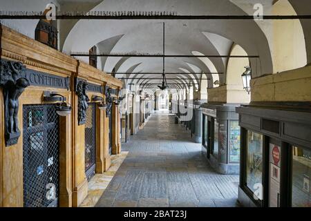 Coronavirus Impact, leere Innenstadtstraße Turin, Italien - März 2020 Stockfoto