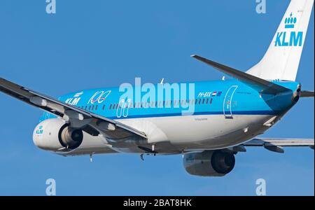 KLM Royal Dutch Airlines, Boeing 737, PH-BXK, Abfahrt vom Flughafen Manchester Stockfoto