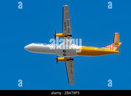 Aurigny Air Services ATR72, G-OATR, Abfahrt vom Flughafen Manchester Stockfoto