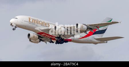 Emirates Airbus A380, A6-EEE, Start vom Flughafen Manchester Stockfoto