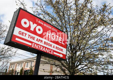 Ein Logo vor einem Hotel in Oyo Rooms in East Hanover, New Jersey, am 23. März 2020. Stockfoto