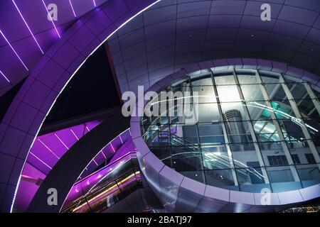 Abfahrt zum Flughafen Dubai vom Terminal Detail Stockfoto