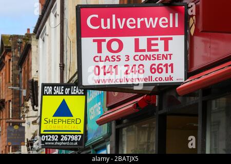 Verkauf von Immobilien in Verkaufsräumen außerhalb der Geschäftsräume, High Street, Ayr, Schottland, Großbritannien Stockfoto