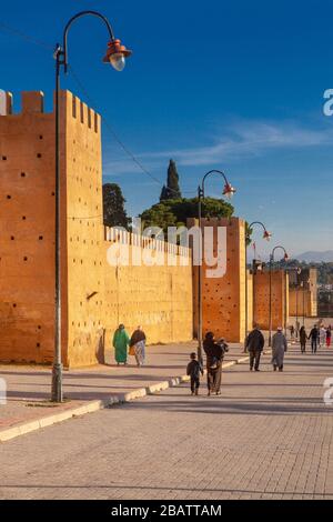 Fes, Marokko: Die Wände rund um die Altstadt von Medina Stockfoto