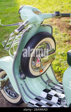 1963 restauriertes Pfefferminzgrün Lambretta 150sli Innocentis Stockfoto