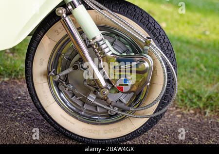 1963 restauriertes Pfefferminzgrün Lambretta 150sli Innocentis Stockfoto