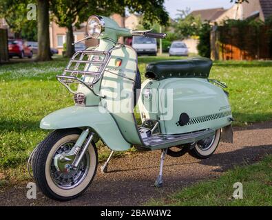 1963 restauriertes Pfefferminzgrün Lambretta 150sli Innocentis Stockfoto