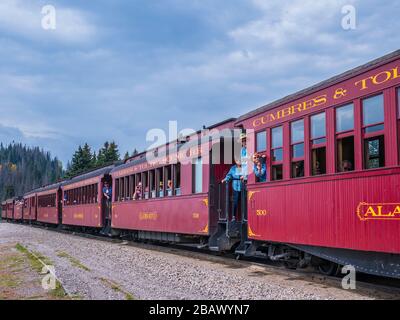 Cumbres & Toltec Scenic Railroad train auf Cumbres Pass in Colorado. Stockfoto