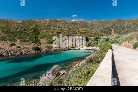 Cala Murichessa, eine kleine Bucht auf der Insel Asinara, in der Nähe von Sardinien (Italien) Stockfoto