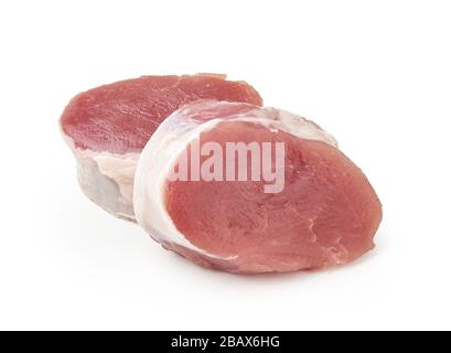 Frische rohe Schweinekopfscheiben isoliert auf weißem Hintergrund. Zwei Schweinememedaillons. Stockfoto