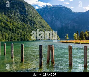 Poller am Pier Saint Bartholomäus am oberen Königsee, Bayern/Deutschland Stockfoto
