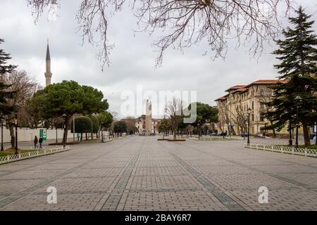 Istanbul/Türkei - 25. März 2020: Istanbul, das aufgrund von Maßnahmen im Rahmen der Coronavirus-Pandemie leer geblieben ist Stockfoto