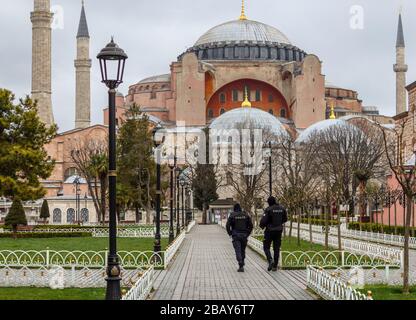 Istanbul/Türkei - 25. März 2020: Istanbul, das aufgrund von Maßnahmen im Rahmen der Coronavirus-Pandemie leer geblieben ist Stockfoto