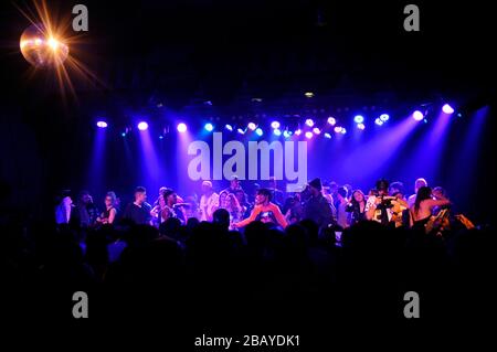 Slim Jxmmi und Swae Lee von Rae Sremmurd treten am 21. Januar 2015 in Los Angeles, Kalifornien, im Roxy auf. Stockfoto