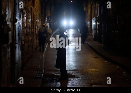 Straßenszene im Viertel Mea Shearim, einer ultraorthodoxen Enklave in Westjerusalem Israel Stockfoto