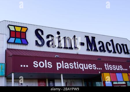 Bordeaux, Aquitanien/Frankreich - 03 15 2020: Saint-Maclou Shop für Markenlogos für Ladenketten in frankreich Stockfoto