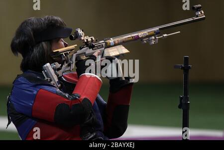 Großbritanniens Karen Butler schießt im R8-50m Rifle 3 Positionen SH1final in der Royal Artillery Barracks, London. Stockfoto