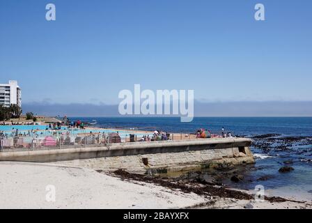 Swimmingpool Im Sea Point Pavilion, Kapstadt, Südafrika. Stockfoto