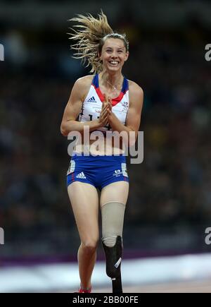 Frances Marie-Amelie le fur feiert den Gewinn des 100-m-T44-Finales der Frauen im Olympiastadion London. Stockfoto