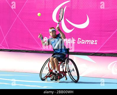 Andy Lapthorne aus Großbritannien während der Doppelrunde der Männer um Platz 16 im Eton Manor. Stockfoto